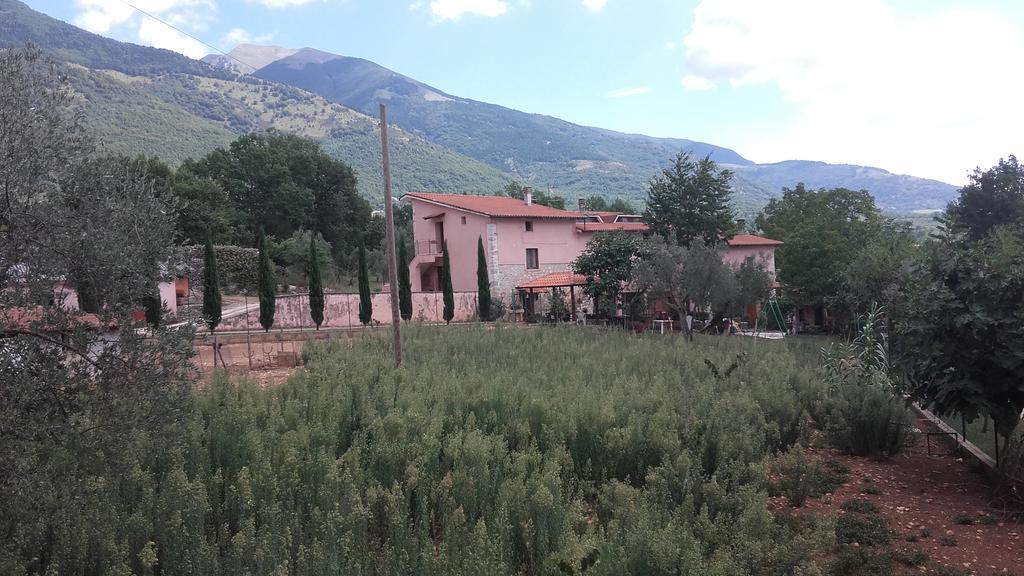 Agriturismo La Fattoria San Donato Val di Comino Buitenkant foto